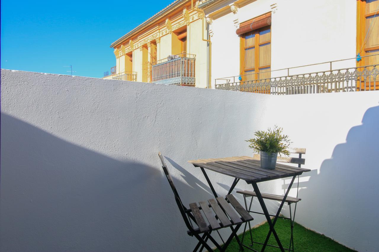 Bet Apartments - Tramontana Apartments Валенсия Экстерьер фото
