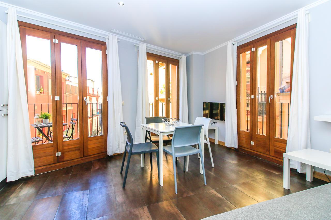 Bet Apartments - Tramontana Apartments Валенсия Экстерьер фото