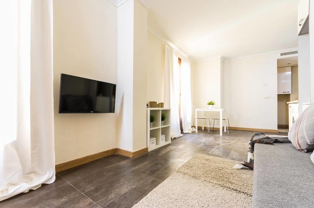 Bet Apartments - Tramontana Apartments Валенсия Экстерьер фото