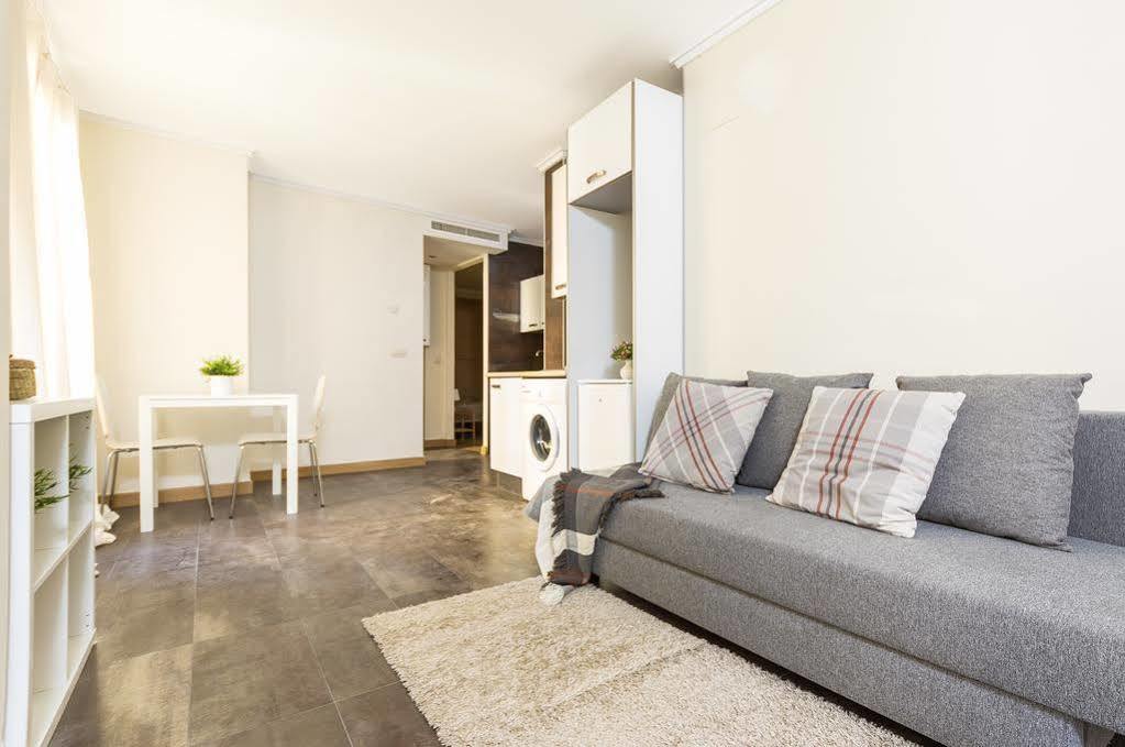 Bet Apartments - Tramontana Apartments Валенсия Экстерьер фото